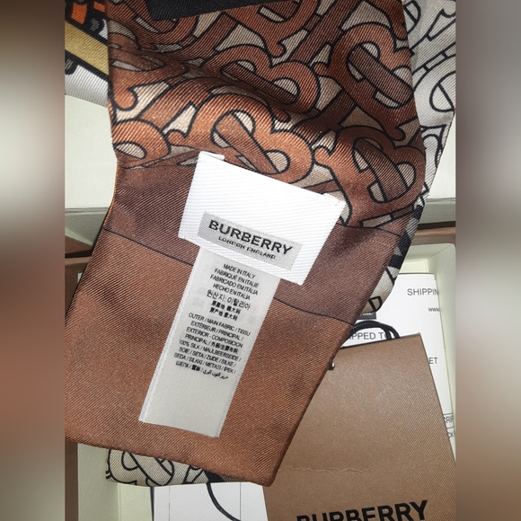 Burberry Unicorn and Monogram Print Silk Skinny Scarf - Picture 4 of 5